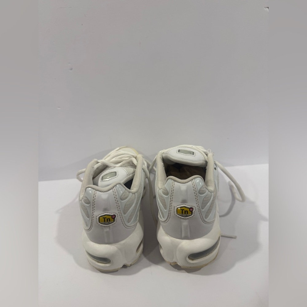 Nike Air Max Plus TN Triple White Sneakers Size 5.5Y / Women’s 7 Used - Picture 6 of 12